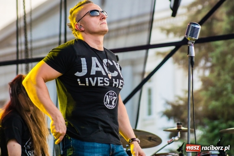 Zdjęcie w galerii na portalu naszraciborz.pl: Mocne rockowe uderzenie, czyli koncert zespołu The trAst FOTO i WIDEO wiadomości z regionu