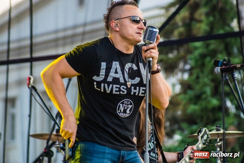 Zdjęcie w galerii na portalu naszraciborz.pl: Mocne rockowe uderzenie, czyli koncert zespołu The trAst FOTO i WIDEO wiadomości z regionu