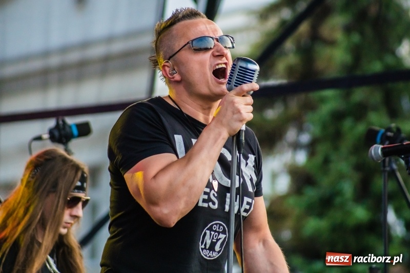 Zdjęcie w galerii na portalu naszraciborz.pl: Mocne rockowe uderzenie, czyli koncert zespołu The trAst FOTO i WIDEO wiadomości z regionu
