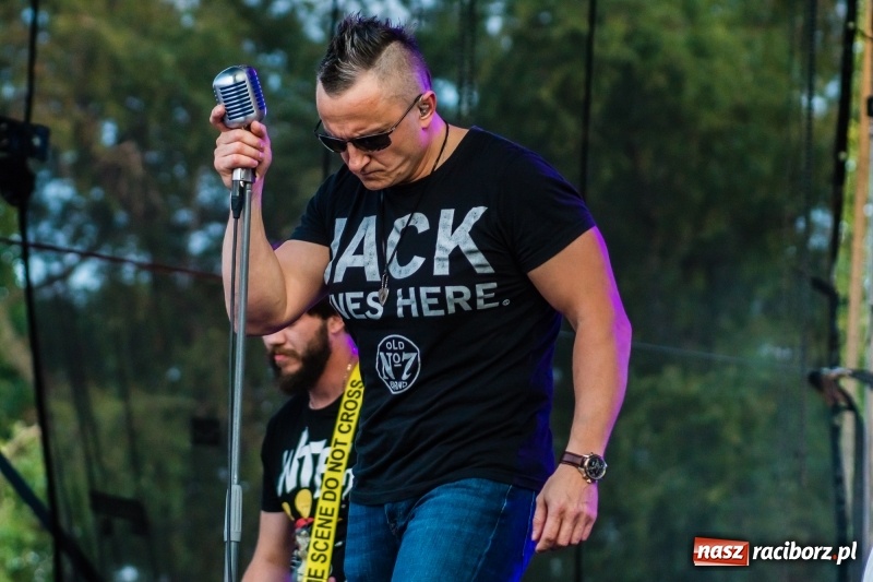 Zdjęcie w galerii na portalu naszraciborz.pl: Mocne rockowe uderzenie, czyli koncert zespołu The trAst FOTO i WIDEO wiadomości z regionu
