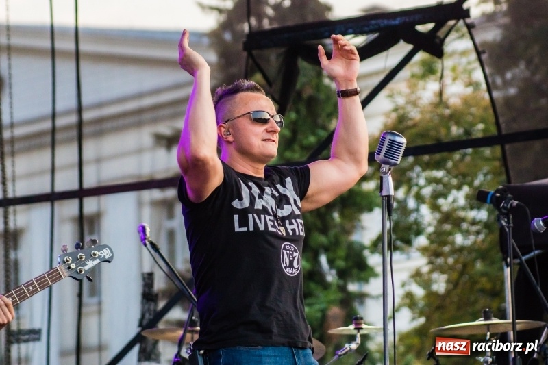 Zdjęcie w galerii na portalu naszraciborz.pl: Mocne rockowe uderzenie, czyli koncert zespołu The trAst FOTO i WIDEO wiadomości z regionu