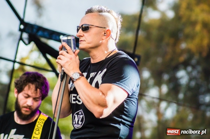 Zdjęcie w galerii na portalu naszraciborz.pl: Mocne rockowe uderzenie, czyli koncert zespołu The trAst FOTO i WIDEO wiadomości z regionu