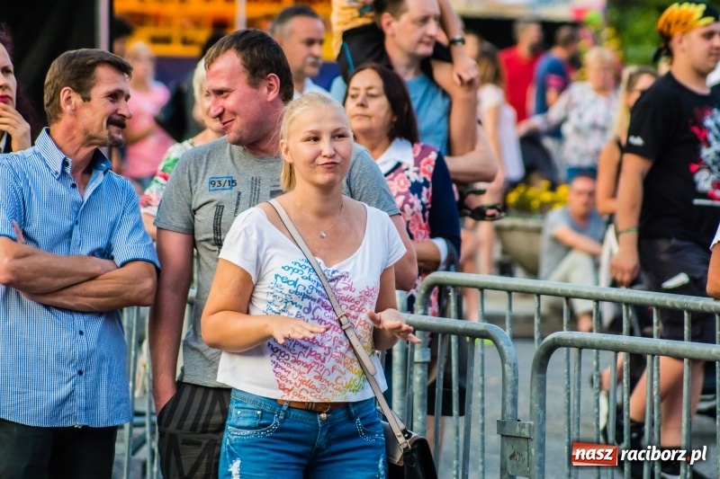 Zdjęcie w galerii na portalu naszraciborz.pl: Mocne rockowe uderzenie, czyli koncert zespołu The trAst FOTO i WIDEO wiadomości z regionu