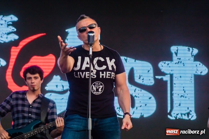 Zdjęcie w galerii na portalu naszraciborz.pl: Mocne rockowe uderzenie, czyli koncert zespołu The trAst FOTO i WIDEO wiadomości z regionu