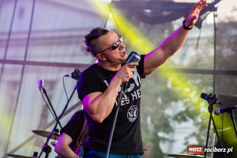 Zdjęcie w galerii na portalu naszraciborz.pl: Mocne rockowe uderzenie, czyli koncert zespołu The trAst FOTO i WIDEO wiadomości z regionu