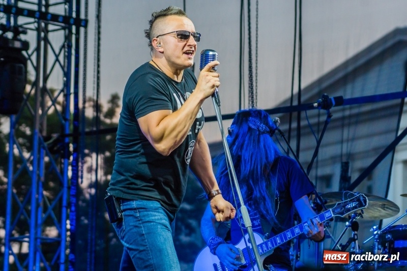 Zdjęcie w galerii na portalu naszraciborz.pl: Mocne rockowe uderzenie, czyli koncert zespołu The trAst FOTO i WIDEO wiadomości z regionu