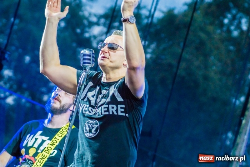 Zdjęcie w galerii na portalu naszraciborz.pl: Mocne rockowe uderzenie, czyli koncert zespołu The trAst FOTO i WIDEO wiadomości z regionu
