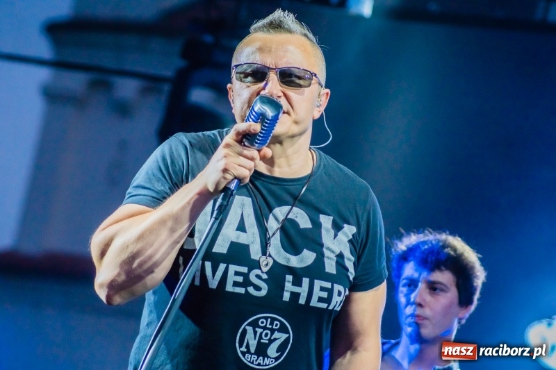 Zdjęcie w galerii na portalu naszraciborz.pl: Mocne rockowe uderzenie, czyli koncert zespołu The trAst FOTO i WIDEO wiadomości z regionu