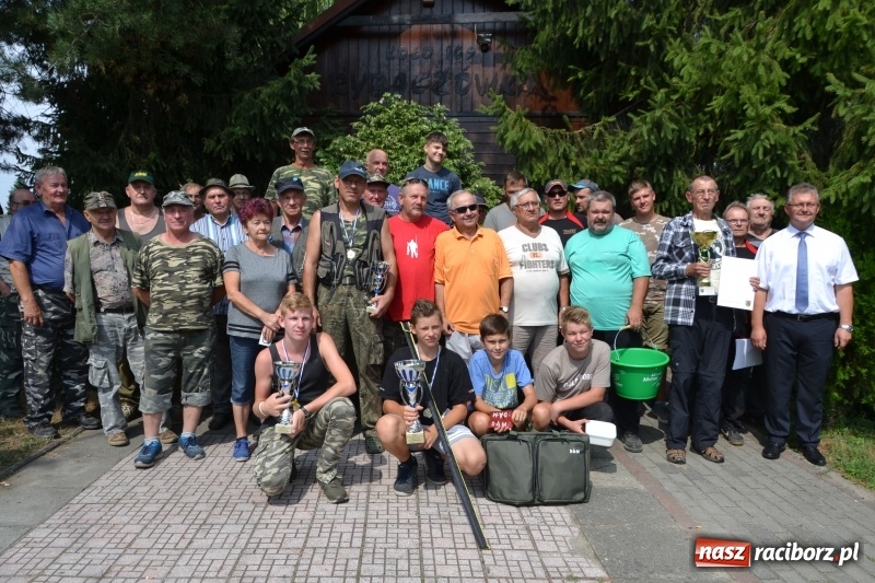 Zdjęcie w galerii na portalu naszraciborz.pl: 35-lecie koła PZW Krzyżanowice świętowano na Trzecioku  wiadomości z regionu