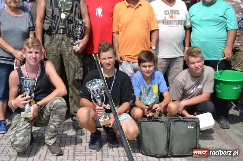 Zdjęcie w galerii na portalu naszraciborz.pl: 35-lecie koła PZW Krzyżanowice świętowano na Trzecioku  wiadomości z regionu