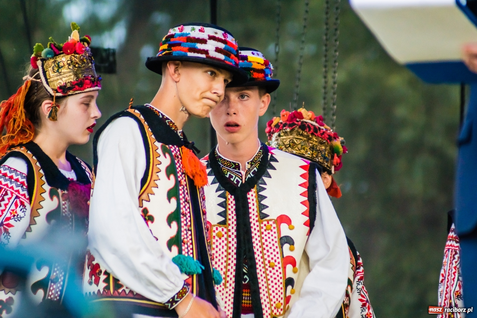 Zdjęcie w galerii na portalu naszraciborz.pl: Ukraińskie pieśni i tańce na memoriałowej scenie FOTO i WIDEO wiadomości z regionu