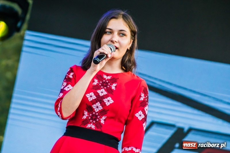 Zdjęcie w galerii na portalu naszraciborz.pl: Ukraińskie pieśni i tańce na memoriałowej scenie FOTO i WIDEO wiadomości z regionu