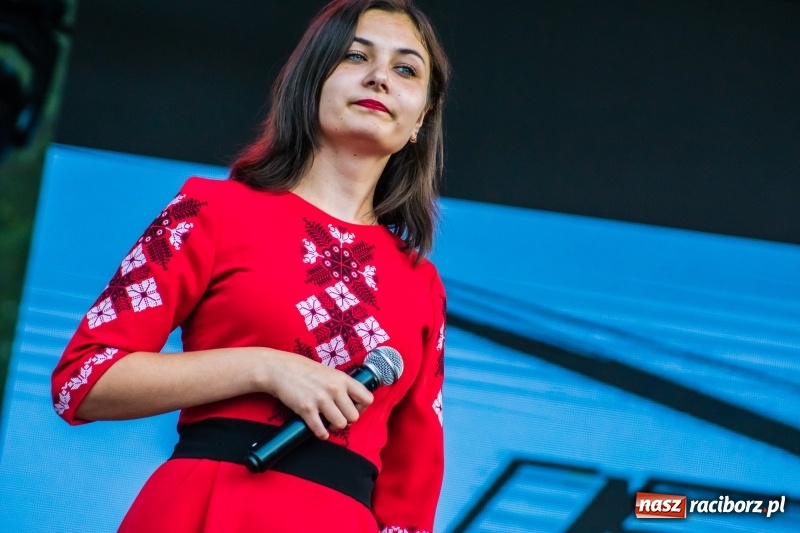 Zdjęcie w galerii na portalu naszraciborz.pl: Ukraińskie pieśni i tańce na memoriałowej scenie FOTO i WIDEO wiadomości z regionu