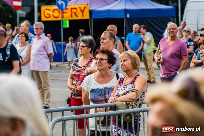 Zdjęcie w galerii na portalu naszraciborz.pl: Ukraińskie pieśni i tańce na memoriałowej scenie FOTO i WIDEO wiadomości z regionu