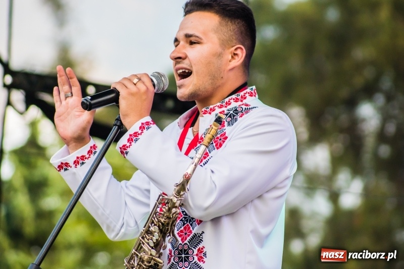 Zdjęcie w galerii na portalu naszraciborz.pl: Ukraińskie pieśni i tańce na memoriałowej scenie FOTO i WIDEO wiadomości z regionu