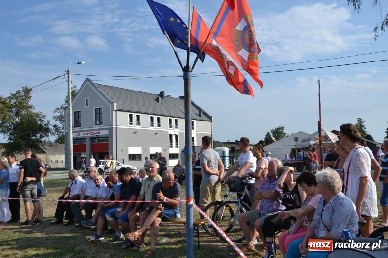 Zdjęcie w galerii na portalu naszraciborz.pl: Zawody w Rudyszwałdzie. Strażacy z Roszkowa znowu najlepsi  wiadomości z regionu