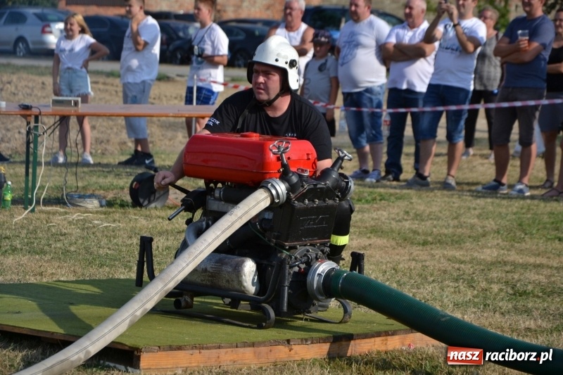 Zdjęcie w galerii na portalu naszraciborz.pl: Zawody w Rudyszwałdzie. Strażacy z Roszkowa znowu najlepsi  wiadomości z regionu