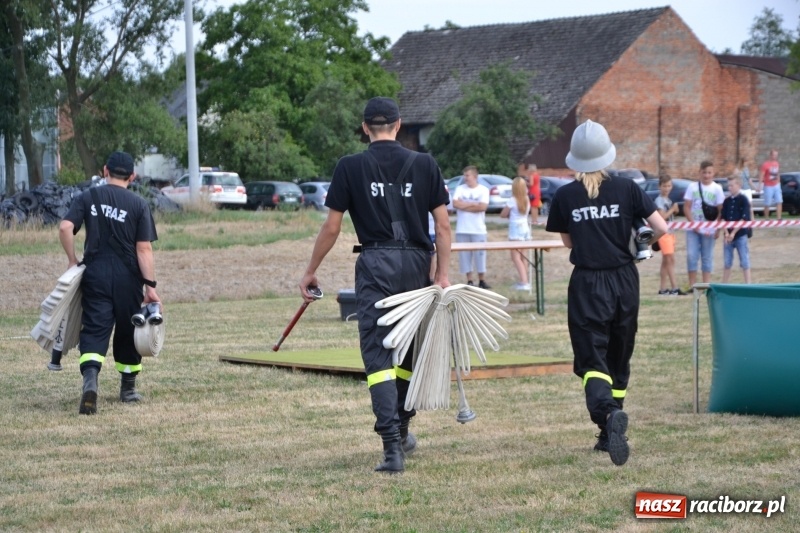 Zdjęcie w galerii na portalu naszraciborz.pl: Zawody w Rudyszwałdzie. Strażacy z Roszkowa znowu najlepsi  wiadomości z regionu