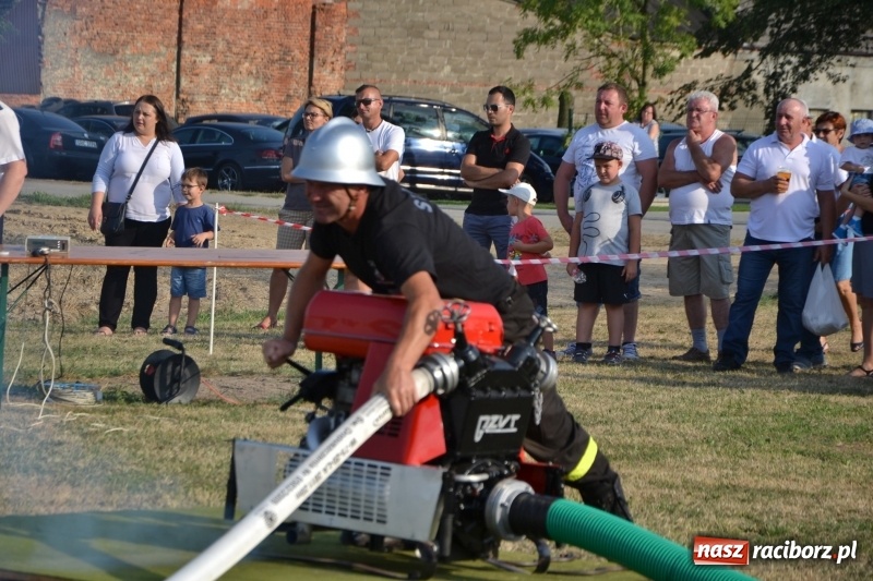 Zdjęcie w galerii na portalu naszraciborz.pl: Zawody w Rudyszwałdzie. Strażacy z Roszkowa znowu najlepsi  wiadomości z regionu