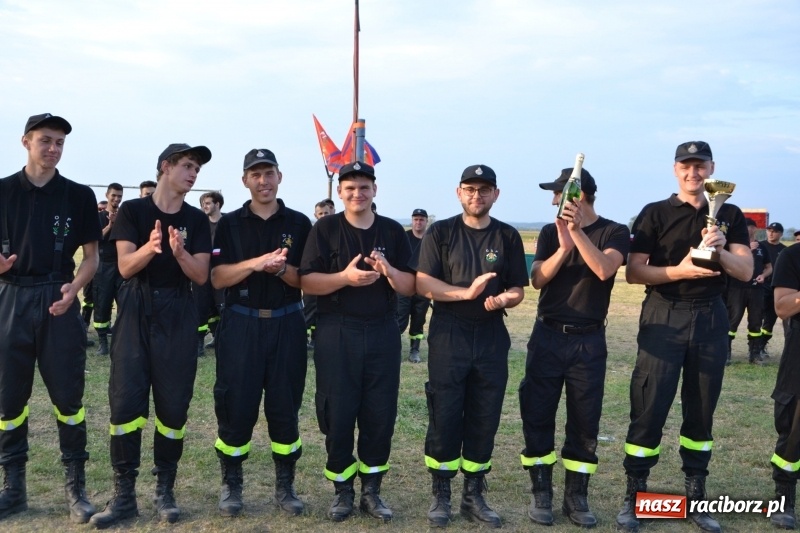 Zdjęcie w galerii na portalu naszraciborz.pl: Zawody w Rudyszwałdzie. Strażacy z Roszkowa znowu najlepsi  wiadomości z regionu