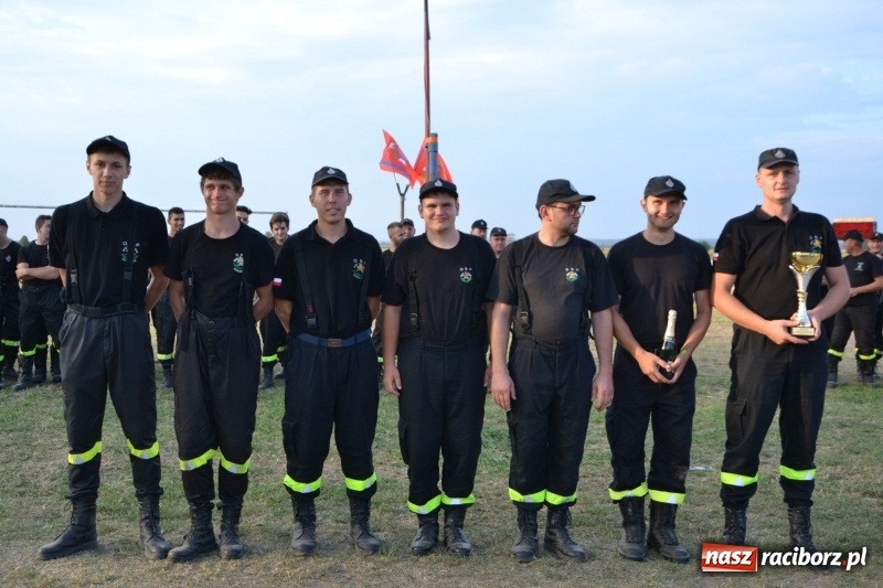 Zdjęcie w galerii na portalu naszraciborz.pl: Zawody w Rudyszwałdzie. Strażacy z Roszkowa znowu najlepsi  wiadomości z regionu