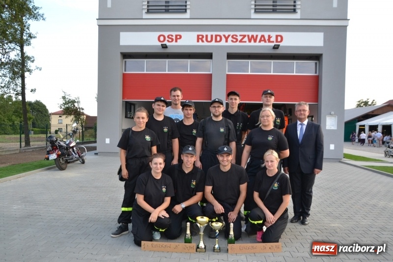 Zdjęcie w galerii na portalu naszraciborz.pl: Zawody w Rudyszwałdzie. Strażacy z Roszkowa znowu najlepsi  wiadomości z regionu