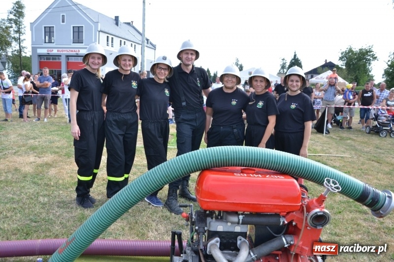 Zdjęcie w galerii na portalu naszraciborz.pl: Zawody w Rudyszwałdzie. Strażacy z Roszkowa znowu najlepsi  wiadomości z regionu
