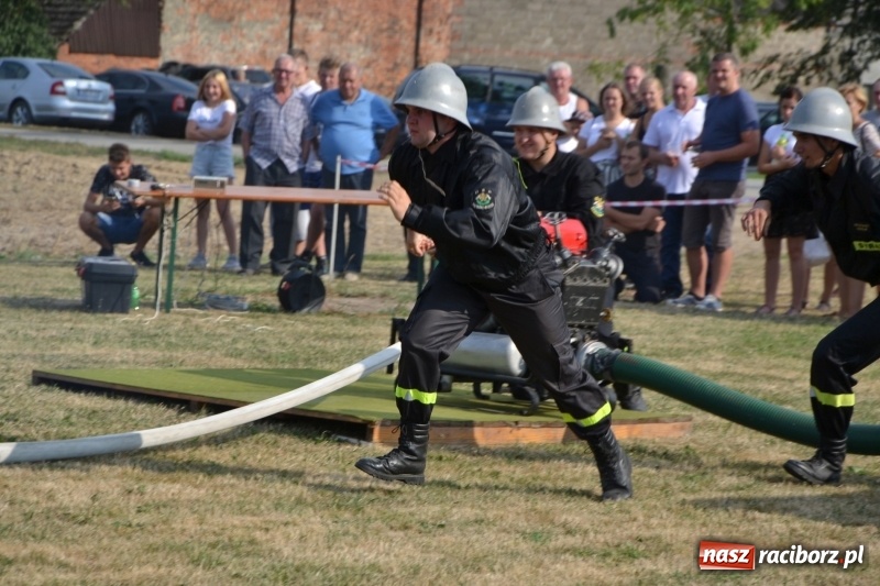Zdjęcie w galerii na portalu naszraciborz.pl: Zawody w Rudyszwałdzie. Strażacy z Roszkowa znowu najlepsi  wiadomości z regionu