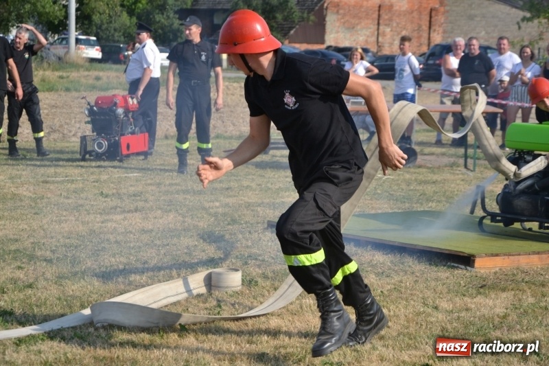 Zdjęcie w galerii na portalu naszraciborz.pl: Zawody w Rudyszwałdzie. Strażacy z Roszkowa znowu najlepsi  wiadomości z regionu