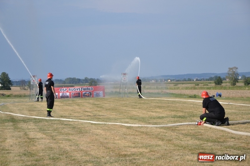 Zdjęcie w galerii na portalu naszraciborz.pl: Zawody w Rudyszwałdzie. Strażacy z Roszkowa znowu najlepsi  wiadomości z regionu