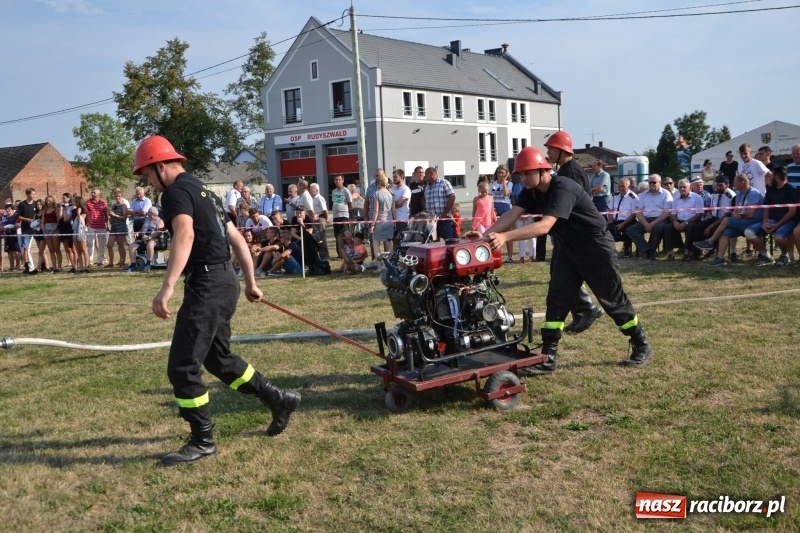 Zdjęcie w galerii na portalu naszraciborz.pl: Zawody w Rudyszwałdzie. Strażacy z Roszkowa znowu najlepsi  wiadomości z regionu