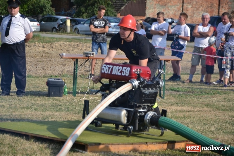 Zdjęcie w galerii na portalu naszraciborz.pl: Zawody w Rudyszwałdzie. Strażacy z Roszkowa znowu najlepsi  wiadomości z regionu