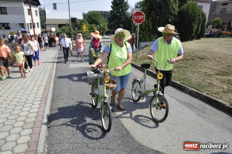 Zdjęcie w galerii na portalu naszraciborz.pl: Barack i Angela na dożynkach w Bolesławiu  wiadomości z regionu