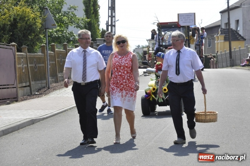 Zdjęcie w galerii na portalu naszraciborz.pl: Barack i Angela na dożynkach w Bolesławiu  wiadomości z regionu