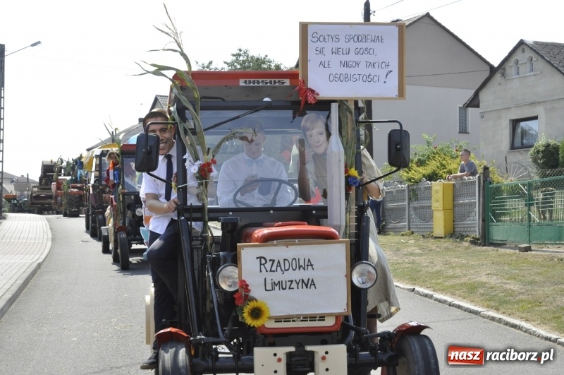 Zdjęcie w galerii na portalu naszraciborz.pl: Barack i Angela na dożynkach w Bolesławiu  wiadomości z regionu