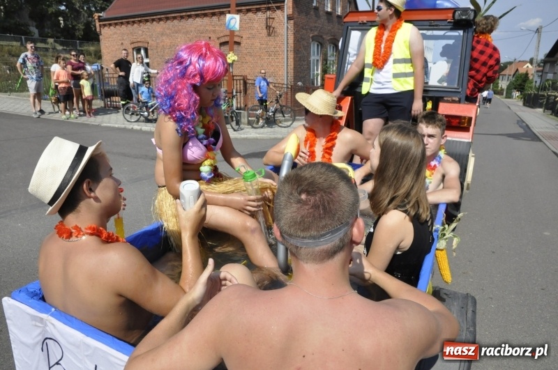 Zdjęcie w galerii na portalu naszraciborz.pl: Barack i Angela na dożynkach w Bolesławiu  wiadomości z regionu