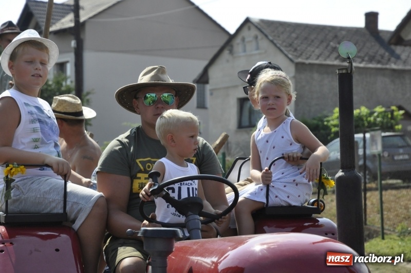 Zdjęcie w galerii na portalu naszraciborz.pl: Barack i Angela na dożynkach w Bolesławiu  wiadomości z regionu