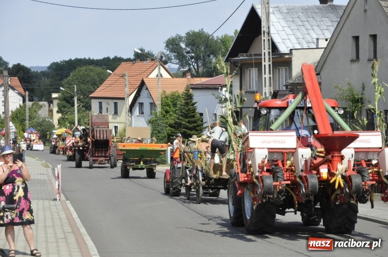 Zdjęcie w galerii na portalu naszraciborz.pl: Barack i Angela na dożynkach w Bolesławiu  wiadomości z regionu