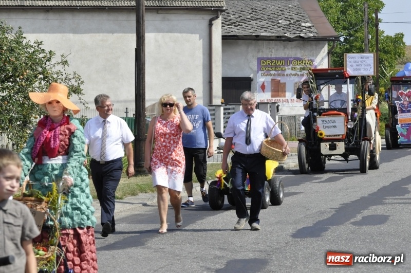 Zdjęcie w galerii na portalu naszraciborz.pl: Barack i Angela na dożynkach w Bolesławiu  wiadomości z regionu