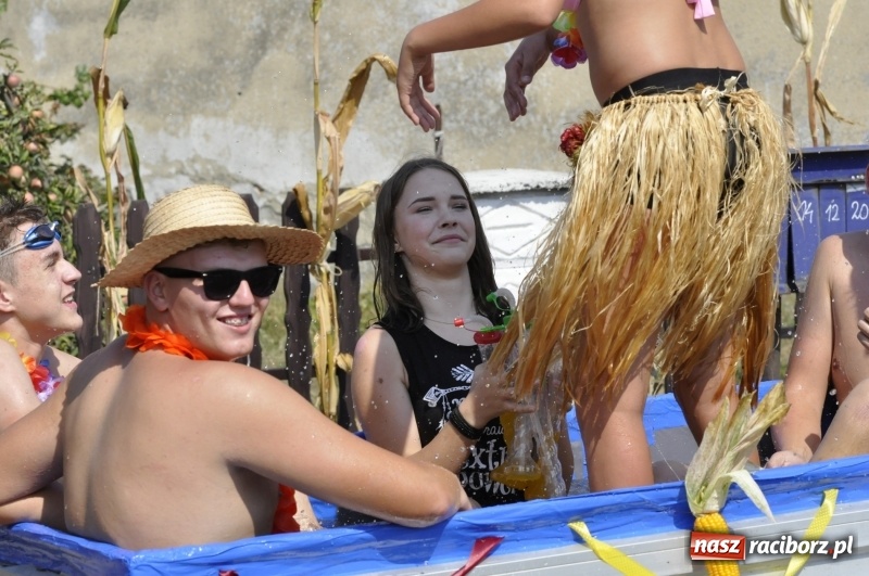 Zdjęcie w galerii na portalu naszraciborz.pl: Barack i Angela na dożynkach w Bolesławiu  wiadomości z regionu