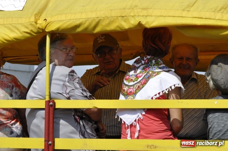 Zdjęcie w galerii na portalu naszraciborz.pl: Barack i Angela na dożynkach w Bolesławiu  wiadomości z regionu