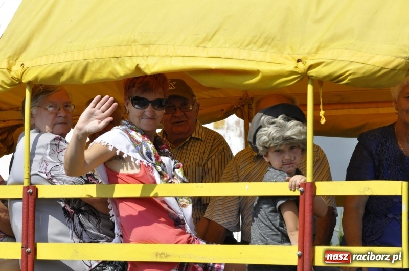 Zdjęcie w galerii na portalu naszraciborz.pl: Barack i Angela na dożynkach w Bolesławiu  wiadomości z regionu