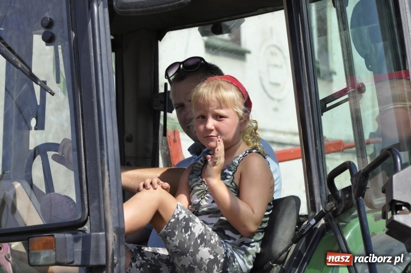 Zdjęcie w galerii na portalu naszraciborz.pl: Barack i Angela na dożynkach w Bolesławiu  wiadomości z regionu