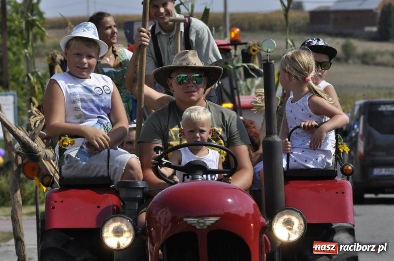 Zdjęcie w galerii na portalu naszraciborz.pl: Barack i Angela na dożynkach w Bolesławiu  wiadomości z regionu
