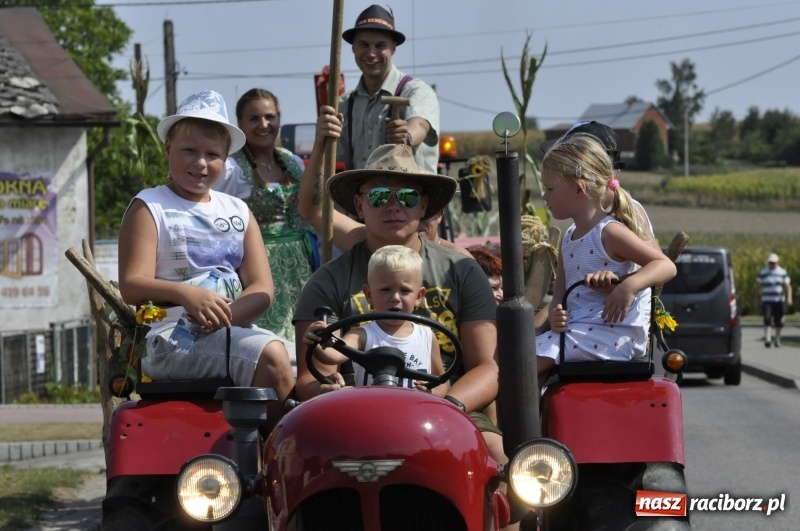 Zdjęcie w galerii na portalu naszraciborz.pl: Barack i Angela na dożynkach w Bolesławiu  wiadomości z regionu