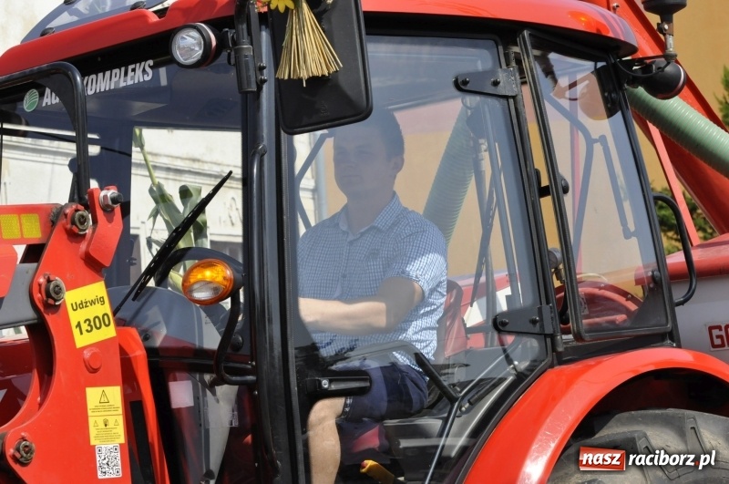 Zdjęcie w galerii na portalu naszraciborz.pl: Barack i Angela na dożynkach w Bolesławiu  wiadomości z regionu