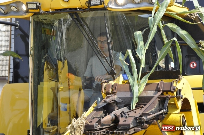 Zdjęcie w galerii na portalu naszraciborz.pl: Barack i Angela na dożynkach w Bolesławiu  wiadomości z regionu