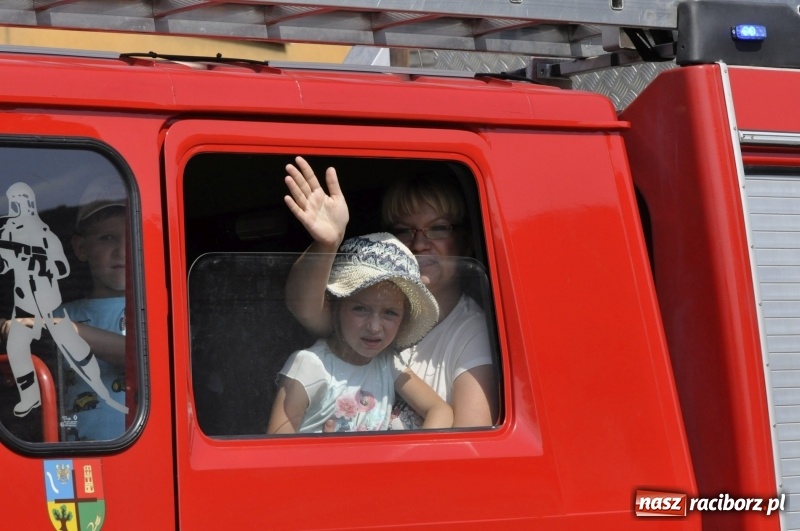 Zdjęcie w galerii na portalu naszraciborz.pl: Barack i Angela na dożynkach w Bolesławiu  wiadomości z regionu