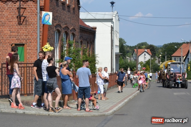 Zdjęcie w galerii na portalu naszraciborz.pl: Barack i Angela na dożynkach w Bolesławiu  wiadomości z regionu