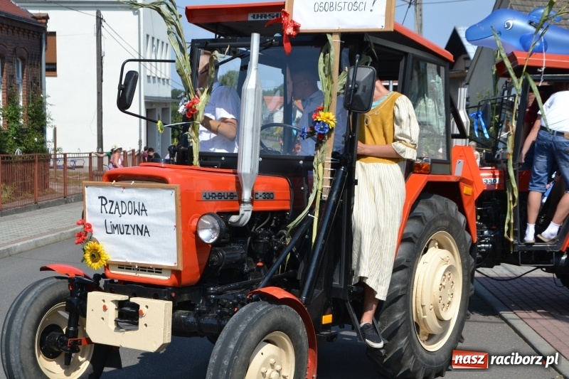 Zdjęcie w galerii na portalu naszraciborz.pl: Barack i Angela na dożynkach w Bolesławiu  wiadomości z regionu